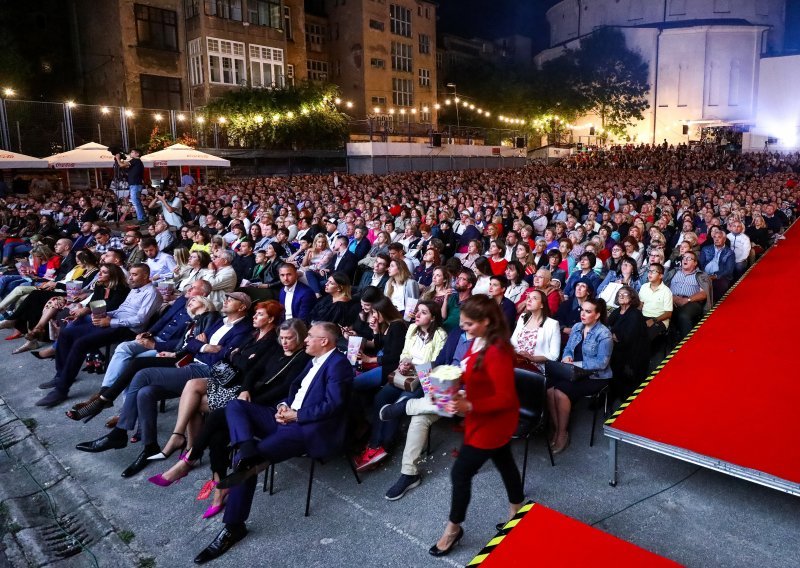 Filmovi 'Odvedi me na neko lijepo mjesto' i 'Otvorena vrata' prikazani u natjecateljskom programu