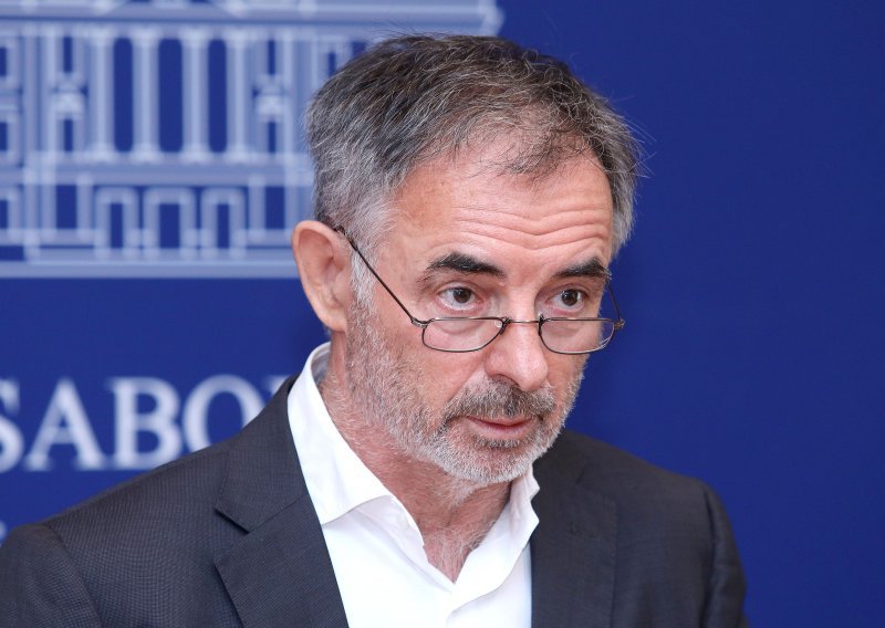 Pupovac: Ne postoji nitko tko će mi začepiti usta, neki žele protjerati iz Hrvatske i ovo malo Srba što je ostalo