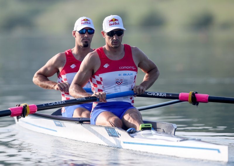 Braća Sinković nevjerojatnom lakoćom izborila polufinale Svjetskog prvenstva