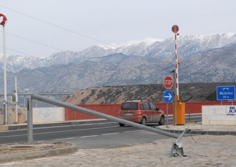 Za sav promet zatvorena dionica A1 Maslenica - G. Ploča