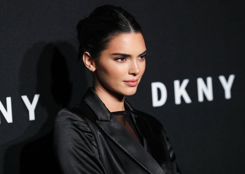 Kendall Jenner drastično promijenila imidž i postala plavuša