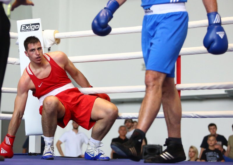 Marko Milun nije izdržao ni prvu rundu protiv Amerikanca Torreza