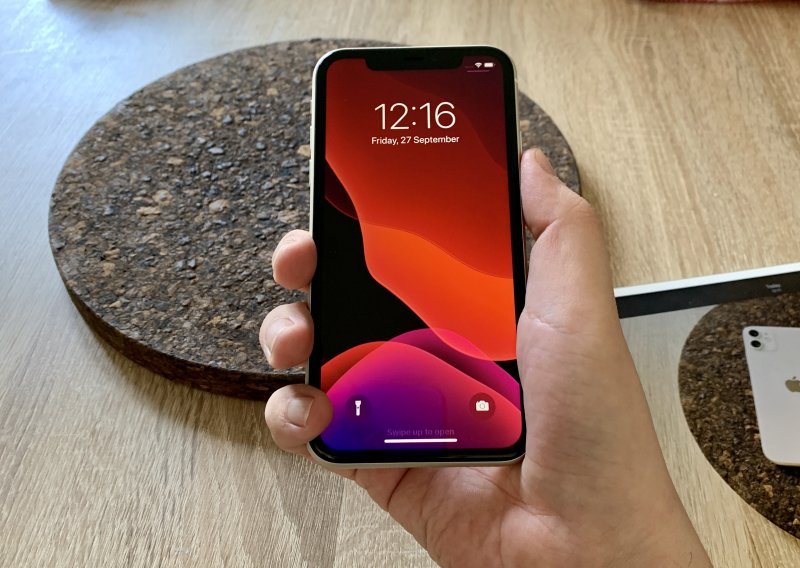 Čitač otiska prsta u zaslonu napokon stiže i u iPhone?
