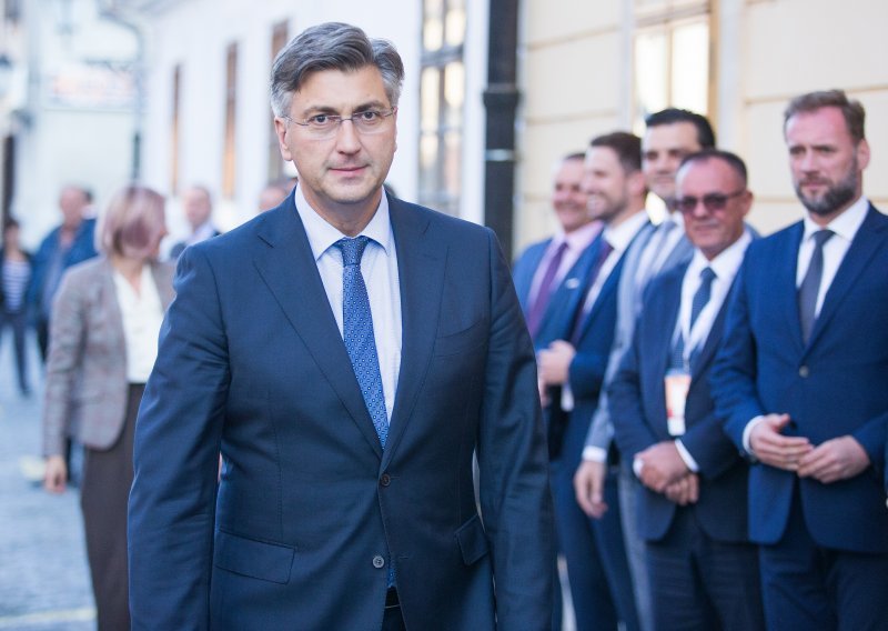 Plenković začuđen: Nije mi jasno čemu štrajk, proračun obrazovanja porastao je 3 milijarde kuna