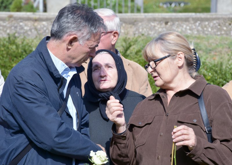 Potresna svečanost: Preživjeli logoraši na Dječjem groblju zahvalili Diani Budisavljević i brojnim Siščanima