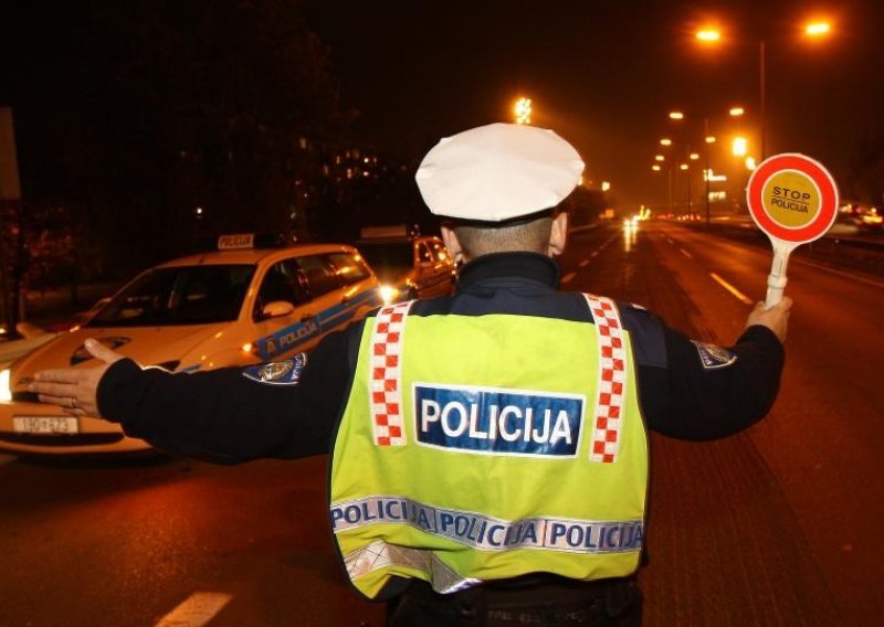 Fizički napao policajce na dužnosti