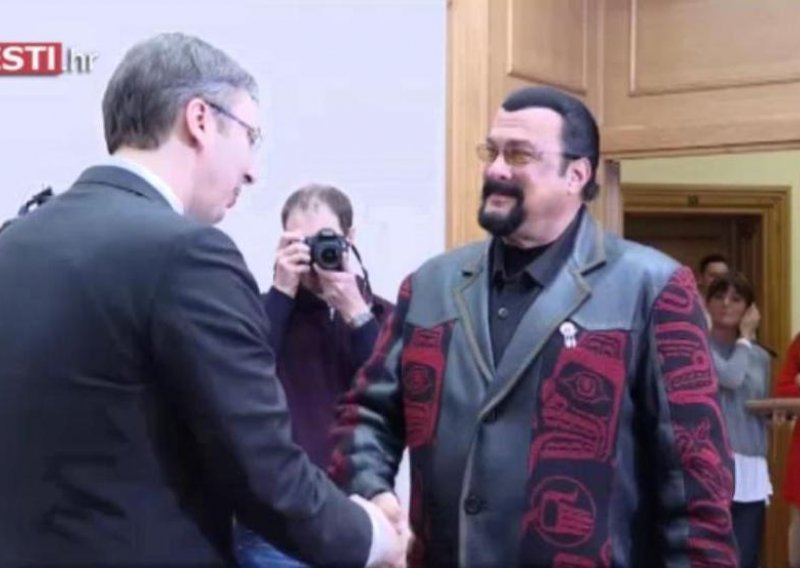 Seagal bi nakon srbijanske i rusku putovnicu