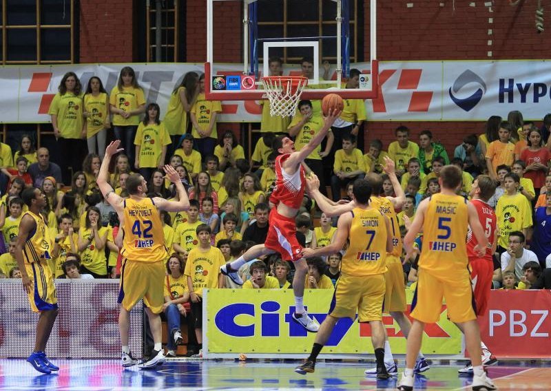 Troboj Cedevite i Zagreba za Draženov kup