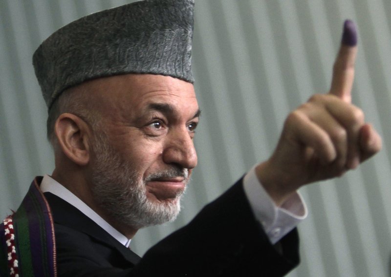 Karzai hvali izborno povjerenstvo, Abdulah optužuje