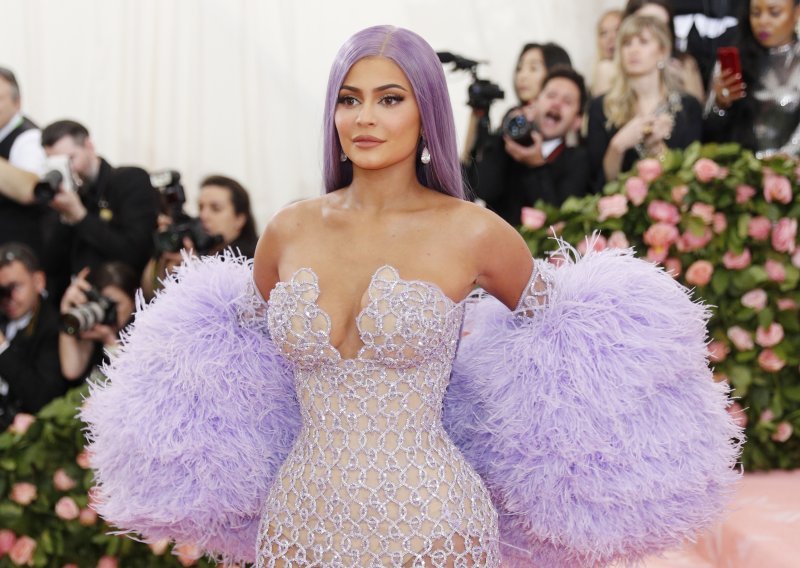 Kakva ludost: Kylie Jenner od jednogodišnje Stormi napravila mini verziju sebe