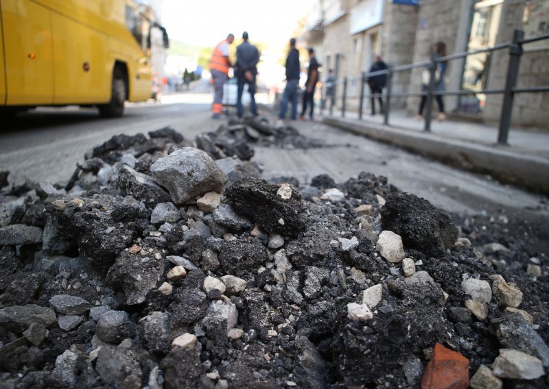 Štrajkaju radnici Poduzeća za ceste Varaždin