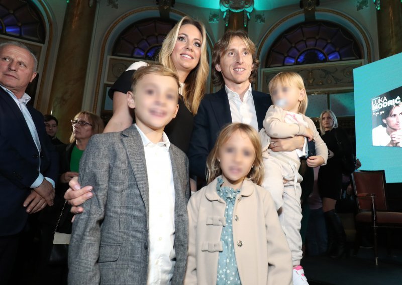 Luka Modrić nikad emotivniji: 'Vanja mi je bila podrška od početka, pogotovo u najtežim trenucima'