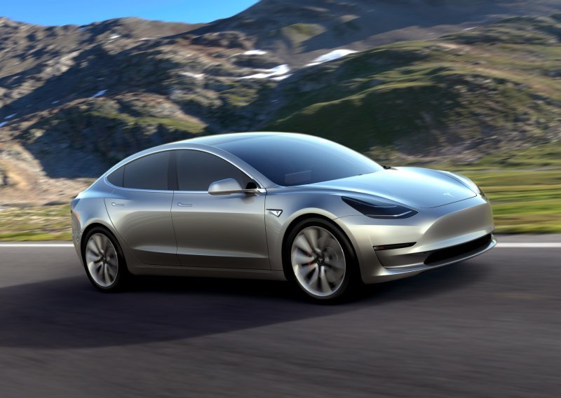 Ovo smo čekali! Tesla otkrio manji električni automobil - Model 3