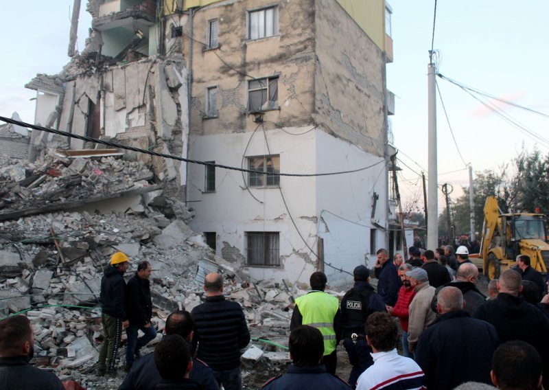 Tlo se ponovno treslo u Albaniji; osjetili su ga i Šibenčani