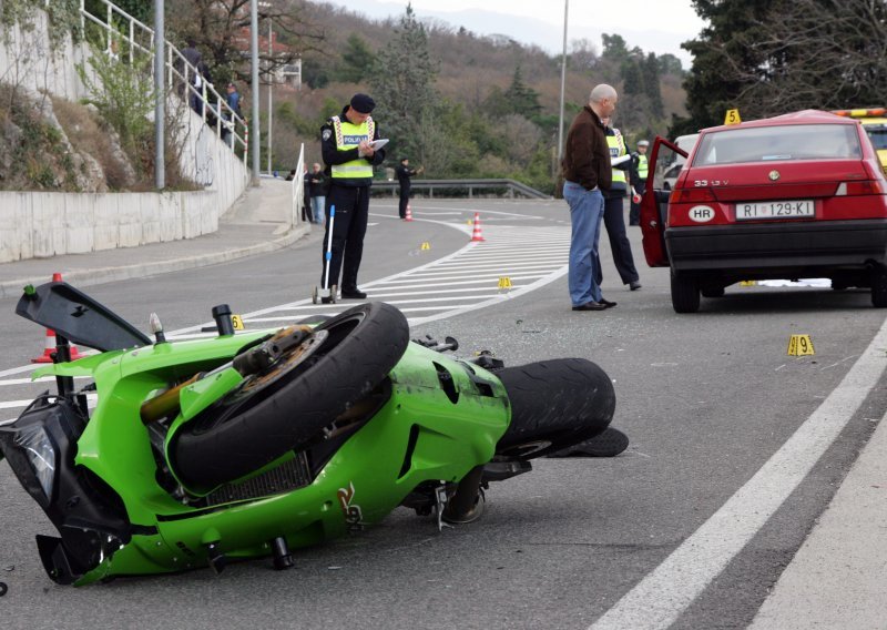 Poginuo motociklist na Biviju