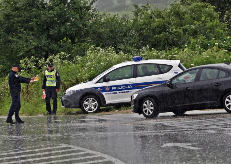 Spriječen ilegalni ulaz u RH osam turskih državljana