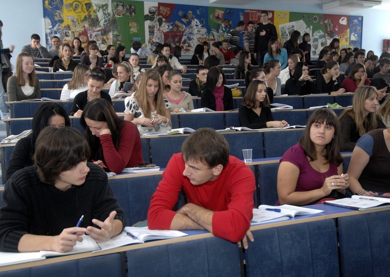 Osječki studenti ocijenili svoje nastavnike; pogledajte kako su prošli