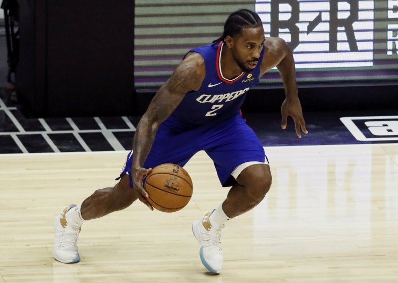 Kawhi Leonard u Torontu dobio šampionski prsten pa im održao lekciju; reakcija navijača oborila ga je s nogu