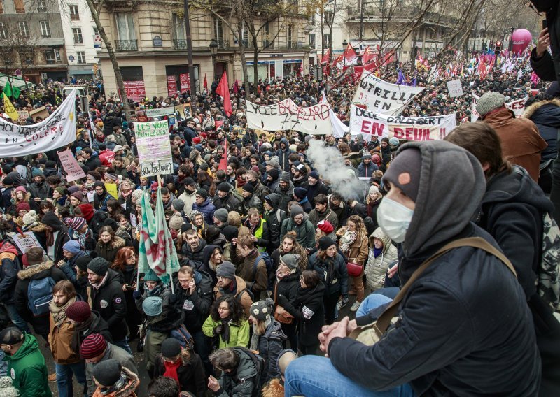 Imaju 42 mirovinska sustava i idu u penziju sa 62 godine, hoće li i  Macron slomiti zube na mirovinskoj reformi kao Sarkozy i Chirac prije njega