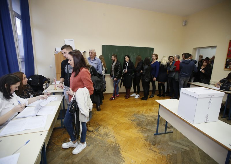 Tisuće u bolnicama bez mogućnosti glasovanja na predsjedničkim izborima