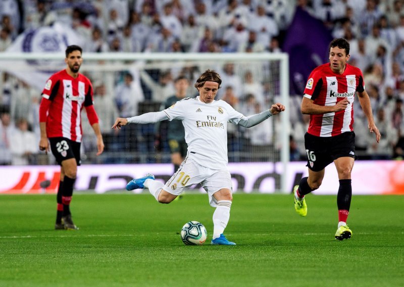 Luka Modrić ponovno je 'kralj kraljeva', Španjolci su ludi za njim: 'Ima 34 godine, a još uživa u nogometu i motor je Real Madrida'