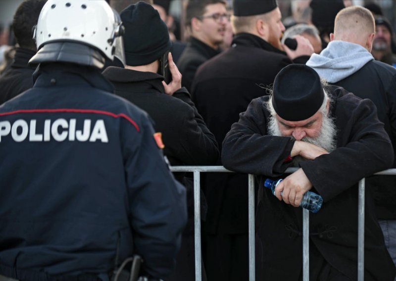 Uhićeni urednici prosrpskih portala zbog širenja lažnih vijesti