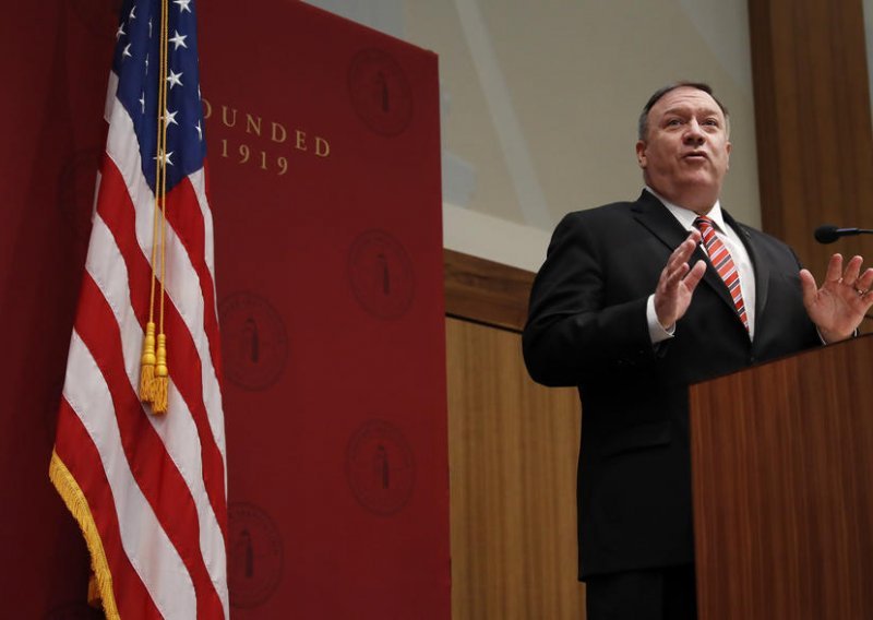 Mike Pompeo stiže na konferenciju o Libiji u Berlinu