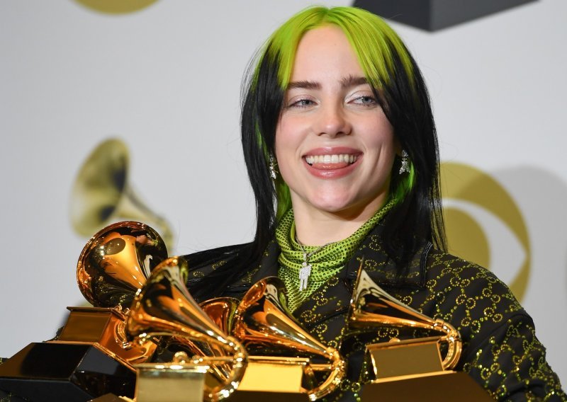 Billie Eilish pomela je konkurenciju na Grammyju, rasprodala svjetsku turneju, a sad će nastupiti i na dodjeli Oscara