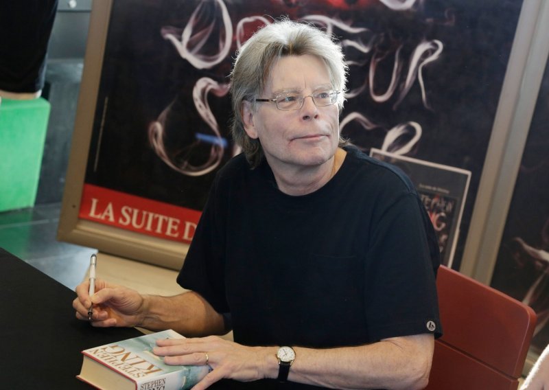 Dosta mu je političara: Stephen King izbrisao Facebook profil u strahu od širenja lažnih vijesti