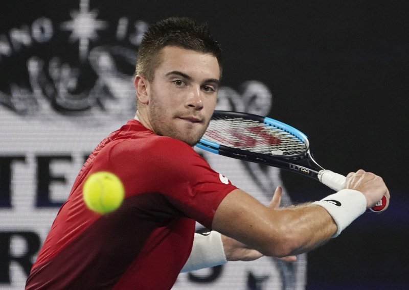 Borna Ćorić izbacio Juana Ignacija Londera s ATP-a u Rio de Janeiru i plasirao se u drugo kolo