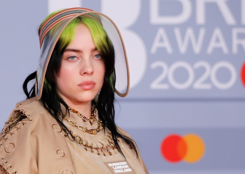 Billie Eilish na rubu suza: 'Što radiš bolje i zanimljivije stvari, to te ljudi više mrze'