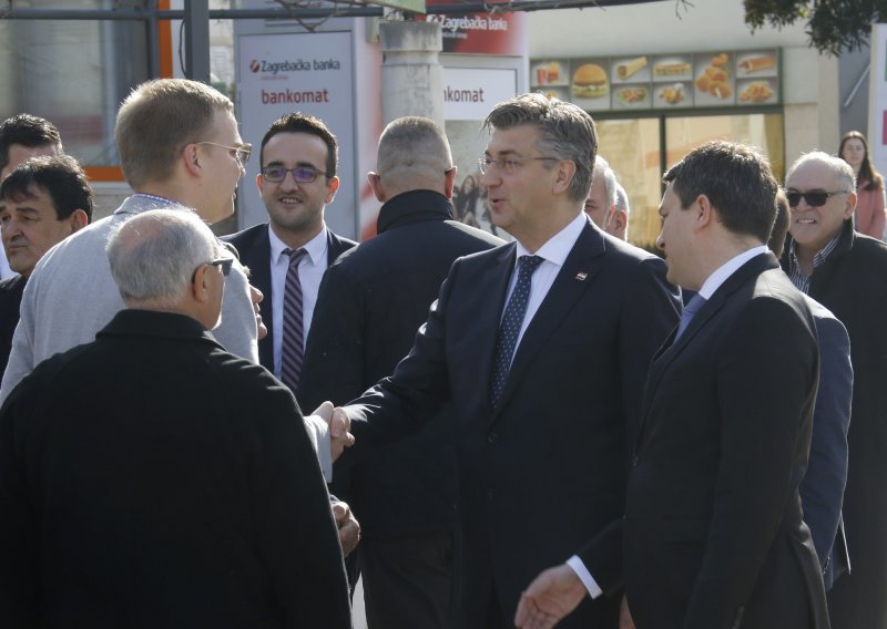 Plenković: Ogromna postignuća naše vlade moraju se boriti za medijski prostor s koronavirusom