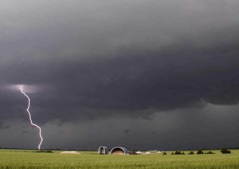 Broj poginulih u tornadima u Oklahomi popeo se na 18