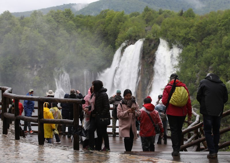 Plitvička jezera postala su jedan od najskupljih nacionalnih parkova na svijetu, skuplja od Grand Canyona i Yellowstonea, pogledajte zašto