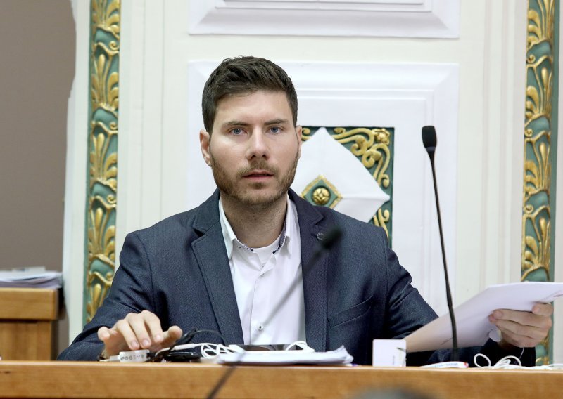 Pernar Plenkoviću: Bavi se Hrvatskom, a ne Ukrajinom