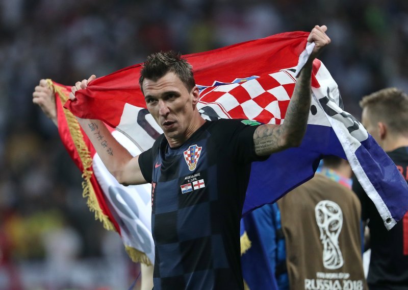 Mario Mandžukić emotivnom se porukom obratio pogođenima pandemijom koronavirusa: Pazite na sebe i bližnje...