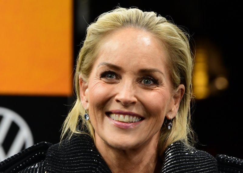 [VIDEO] Sharon Stone: 'Želim vam reći koliko vam se divim, koliko je u mojim očima veliko to što radite'