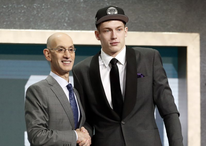 Glavni čovjek NBA lige Adam Silver prvi puta otkrio kako postoje tri scenarija za spas sezone; jedan zvuči pomalo nevjerojatno