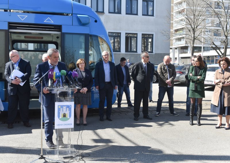 Grad Zagreb radi svoje testove, tvrde da je svaki deseti zaražen! Bandić: Šetat ću, možda poljubiti svoju ženu, pa makar platio kaznu