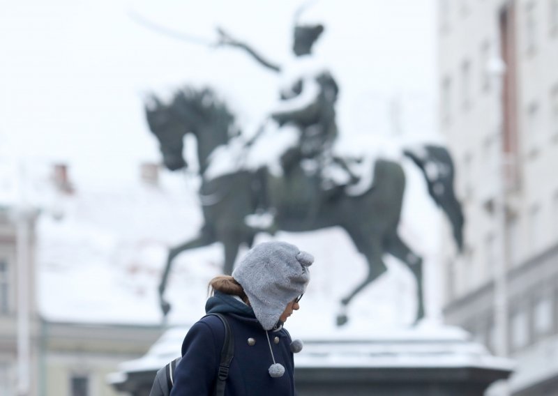 Razlog više za ostanak doma: Novi tjedan donosi kišu, snijeg, vjetrove i osjetno hladnije vrijeme