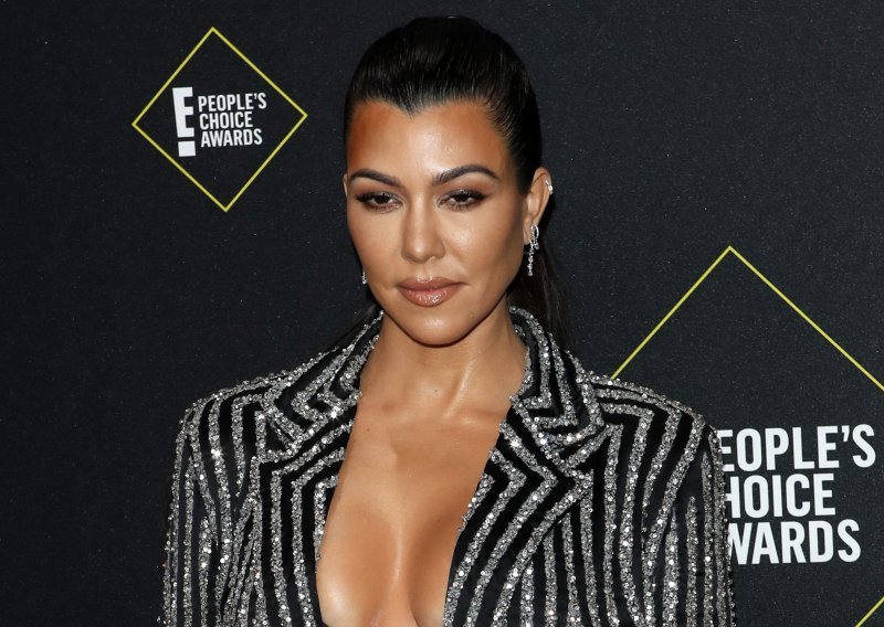 Nakon fizičkog obračuna sa sestrom Kim, oglasila se i Kourtney Kardashian i poručila: 'Odgajanje djece isto je posao'