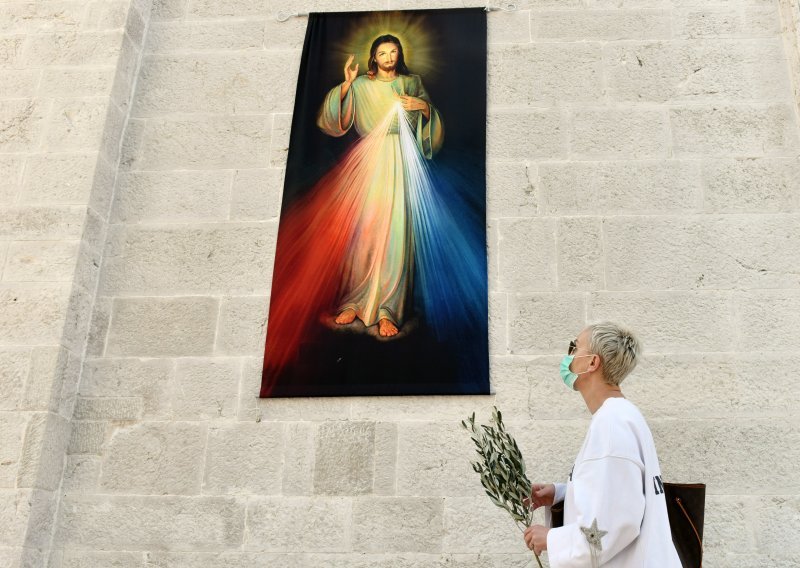 Danas je Cvjetnica, ove godine drukčija nego ikad zbog koronavirusa i potresa