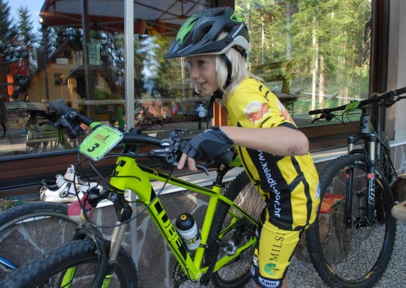 Dotle je došlo: klinci su me podučili triler bike vožnji!