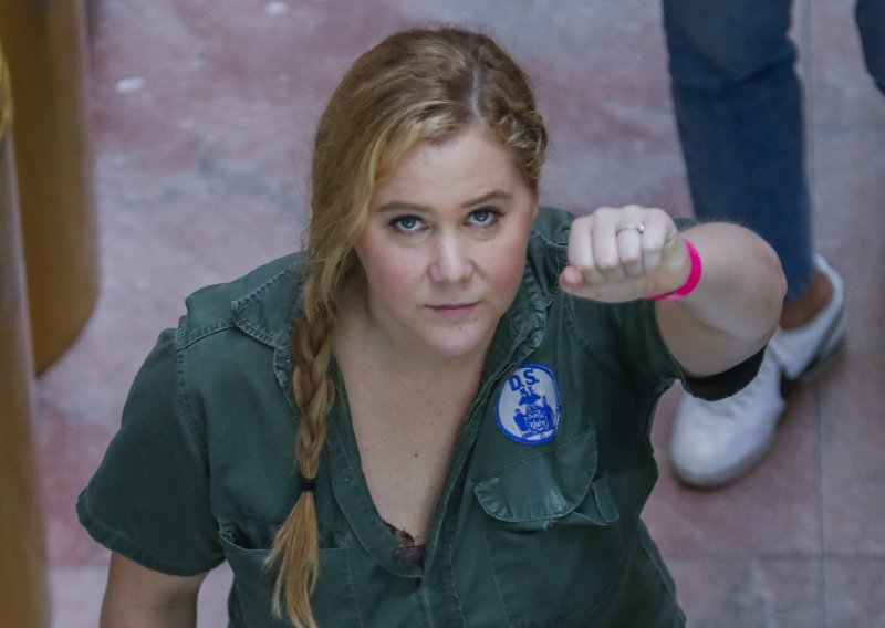 Amy Schumer otkrila da je promijenila ime sinu, a razlog je urnebesan