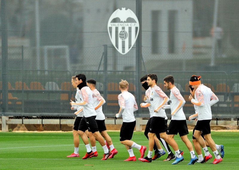 Uefa je njezine navijače dovela u veliku opasnost, a sada Valencia od nje traži zaštitu svojih interesa