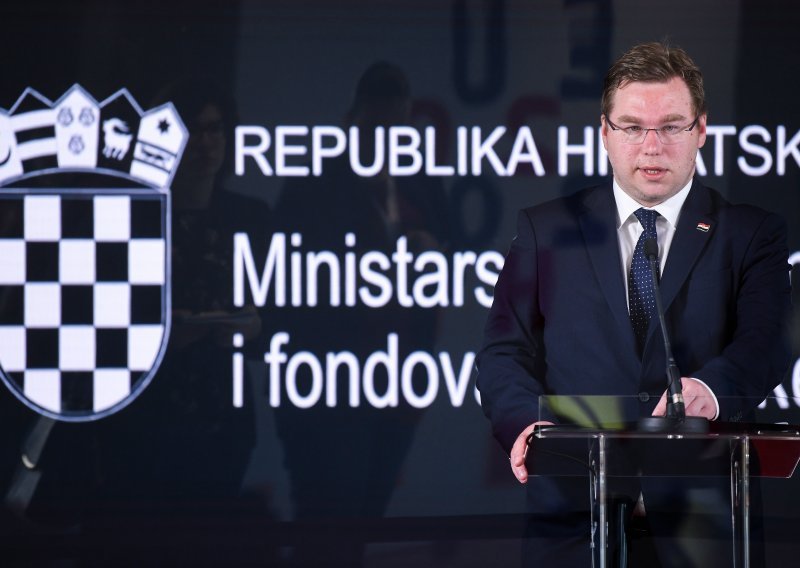 Ministar Pavić tvrdi: Niti jedan projekt koji je u tijeku nije pod znakom upitnika