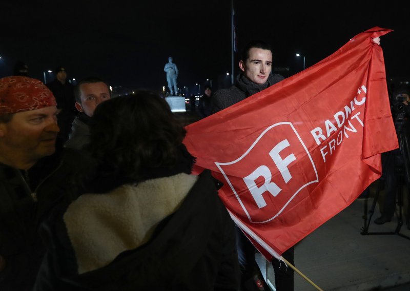 Radnička fronta odala počast žrtvama Jasenovca na zagrebačkom Glavnom kolodvoru