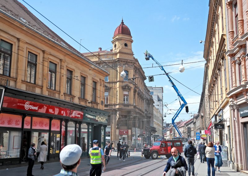 Kupola na križanju Ilice i Frankopanske opasno se raspucala u velikom potresu, a dodatno i u jutrošnjem; prijeti urušavanjem