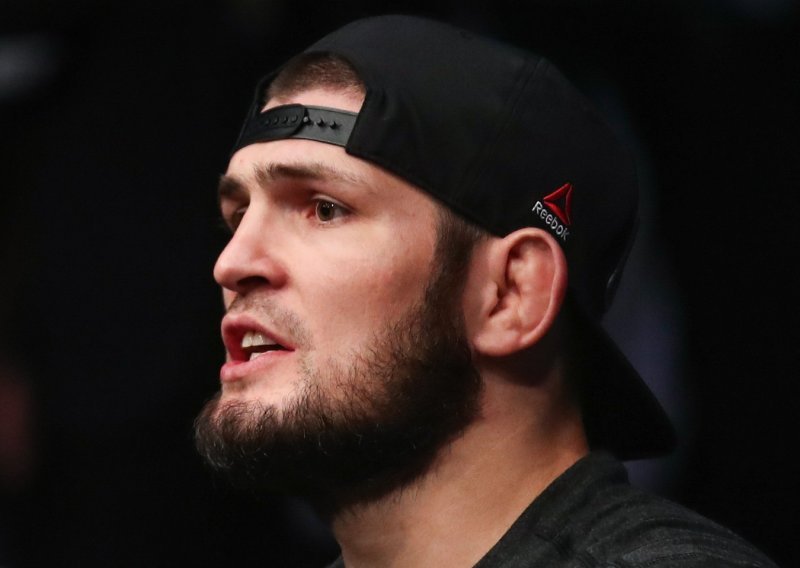 Istinski prvak Khabib oglasio se nakon što je borilački svijet ostao u nevjerici; i on je prvo ostao bez teksta, a onda...