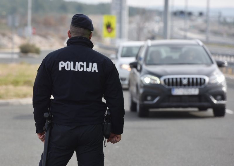 Upalio automobil i nije sjeo u njega; vozilo je krenulo i teško ozlijedilo dijete